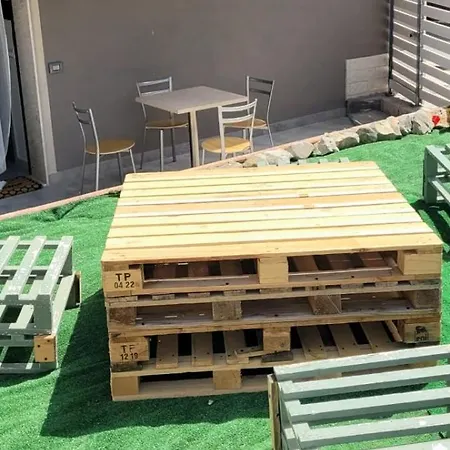 Monolocale Con Veranda Lägenhet *